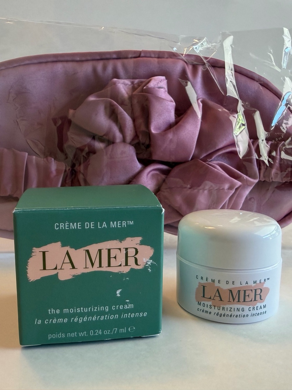 La Mer Crème de la Mer Moisturizing Cream with Satin Eye Mask & Scrunchie Set